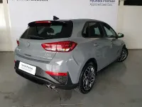 Nuevo Hyundai i30 N Line 100 CV (73 kW) 2026 Gris / plata Berlina