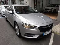 Usado Opel Insignia Selective 136 CV (100 kW) 2020 Gris / plata Berlina