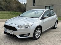 Usado Ford Focus Trend 125 CV (91 kW) 2016 Gris / plata Berlina