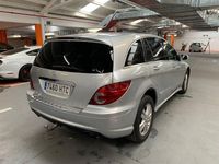 Usado Mercedes R280 190 CV (139 kW) 2008 Gris / plata Monovolumen