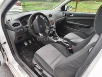 Usado Ford Focus Trend 115 CV (84 kW) 2010 Blanco Berlina
