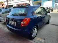 Usado Skoda Fabia Elegance 105 CV (77 kW) 2013 Azul Utilitario