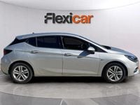 Usado Opel Astra 110 CV (80 kW) 2020 Azul Berlina