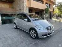 Usado Mercedes A180 Avantgarde 109 CV (80 kW) 2009 Gris / plata Monovolumen
