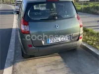 Usado Renault Scenic E-Tech Authentique 115 CV (84 kW) 2004 Gris / plata Monovolumen
