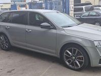 Usado Skoda Octavia RS 184 CV (135 kW) 2015 Gris Utilitario