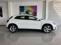 Usado Mercedes GLA180 122 CV (89 kW) 2019 Blanco SUV