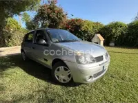 Usado Renault Clio II 75 CV (55 kW) 2005 Gris / plata Berlina