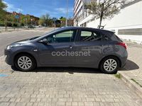 Usado Hyundai i30 90 CV (66 kW) 2016 Gris / plata Berlina