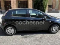 Usado Fiat Punto Pop 75 CV (55 kW) 2013 Negro Utilitario