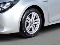 Usado Toyota Corolla Active 122 CV (89 kW) 2021 Gris / plata Berlina