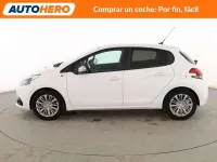 Usado Peugeot 208 Style 82 CV (60 kW) 2016 Blanco Utilitario