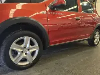 Usado Dacia Sandero Stepway 90 CV (66 kW) 2015 Rojo Utilitario