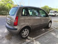 Usado Lancia Musa 95 CV (69 kW) 2005 Beige Monovolumen
