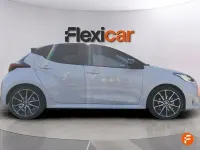 Usado Toyota Yaris Plus 130 CV (95 kW) 2024 Gris Utilitario