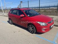 Usado Hyundai i30 Comfort 90 CV (66 kW) 2010 Rojo Familiar