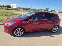 Usado Ford Fiesta Trend 85 CV (62 kW) 2017 Granate Berlina