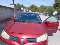 Usado Renault Mégane Dynamique 120 CV (88 kW) 2005 Rojo Berlina