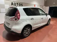 Usado Renault Scénic 95 CV (69 kW) 2011 Blanco Monovolumen