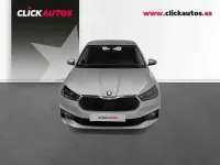 Usado Skoda Fabia Selection 95 CV (69 kW) 2025 Plateado Utilitario