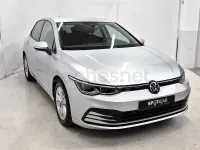 Usado VW Golf VIII Life 115 CV (84 kW) 2021 Gris / plata Berlina