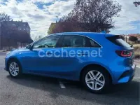 Usado Kia Ceed 100 CV (73 kW) 2019 Azul Utilitario