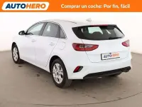 Usado Kia Ceed 101 CV (74 kW) 2022 Blanco Utilitario