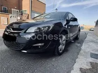 Usado Opel Astra Selective 165 CV (121 kW) 2015 Negro Berlina