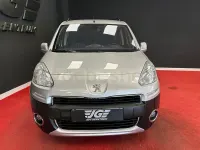 Usado Peugeot Partner Tepee Outdoor 115 CV (84 kW) 2014 Gris / plata Monovolumen