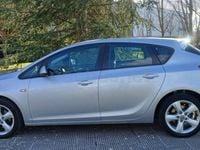 Usado Opel Astra Excellence 110 CV (80 kW) 2012 Gris / plata Berlina