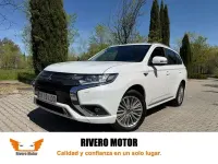 Usado Mitsubishi Outlander P-HEV Motion 224 CV (164 kW) 2020 Blanco SUV