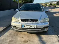 Usado Opel Astra Comfort 100 CV (73 kW) 2000 Gris / plata Berlina