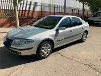 Usado Renault Laguna II Expression 136 CV (100 kW) 2004 Gris / plata Berlina