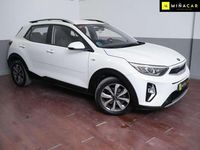 Usado Kia Stonic 101 CV (74 kW) 2021 Blanco SUV