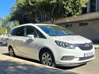 Usado Opel Zafira Family 134 CV (98 kW) 2018 Blanco Monovolumen