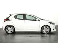 Usado Toyota Yaris Hybrid Active 116 CV (85 kW) 2023 Blanco Berlina