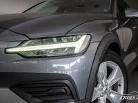Usado Volvo V60 CC Pro 190 CV (139 kW) 2019 Gris / plata Familiar