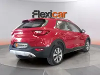 Usado Kia Stonic 101 CV (74 kW) 2022 Rojo SUV