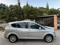 Usado Seat Altea XL Style 105 CV (77 kW) 2011 Gris / plata Monovolumen