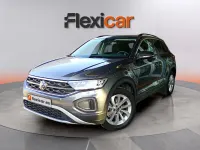 Usado VW T-Roc Life 150 CV (110 kW) 2023 Gris SUV