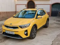 Usado Kia Stonic 116 CV (85 kW) 2017 Amarillo SUV