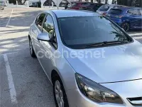 Usado Opel Astra Selective 110 CV (80 kW) 2014 Gris / plata Berlina