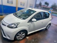Usado Toyota Aygo Live 68 CV (50 kW) 2013 Blanco Utilitario