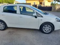 Usado Fiat Punto Pop 75 CV (55 kW) 2015 Blanco Utilitario