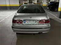 Usado Honda Accord 115 CV (84 kW) 1998 Gris / plata Berlina