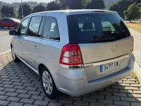 Usado Opel Zafira 110 CV (80 kW) 2010 Gris / plata Monovolumen