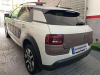 Usado Citroën C4 Cactus Shine 99 CV (72 kW) 2016 Blanco Utilitario