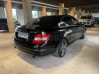 Usado Mercedes C320 Avantgarde 224 CV (164 kW) 2007 Negro Familiar