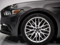 Usado Ford Mustang Fastback 314 CV (230 kW) 2017 Gris Coupe
