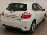 Usado Toyota Auris Hybrid Advance 135 CV (99 kW) 2011 Blanco Berlina